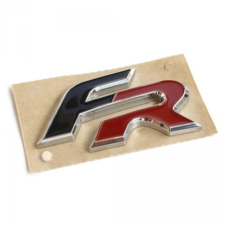 Inscription Seat FR à l'arrière du hayon, emblème de tuning Formula Racing.