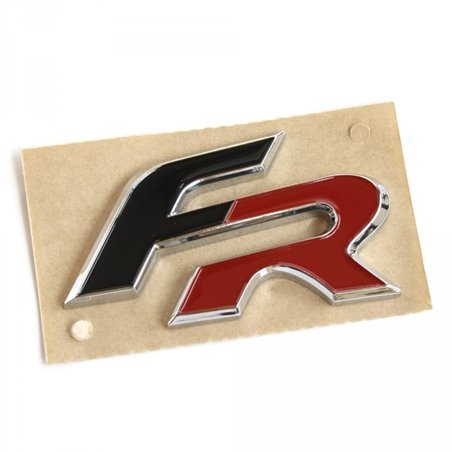 Inscription Seat FR à l'arrière du hayon, emblème de tuning Formula Racing.