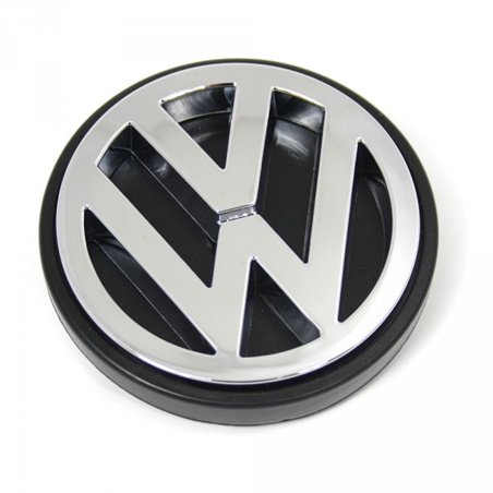 VW Golf 2 (1G) original, emblème logo chromé de la marque VW à l'arrière du hayon.